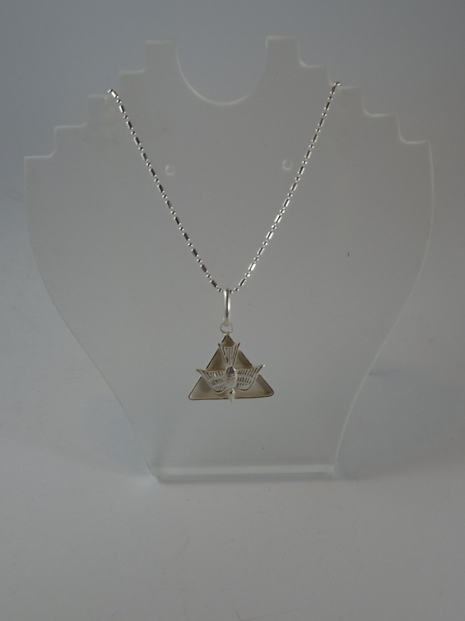 MEDALLA DE PLATA CON ESPIRITU SANTO