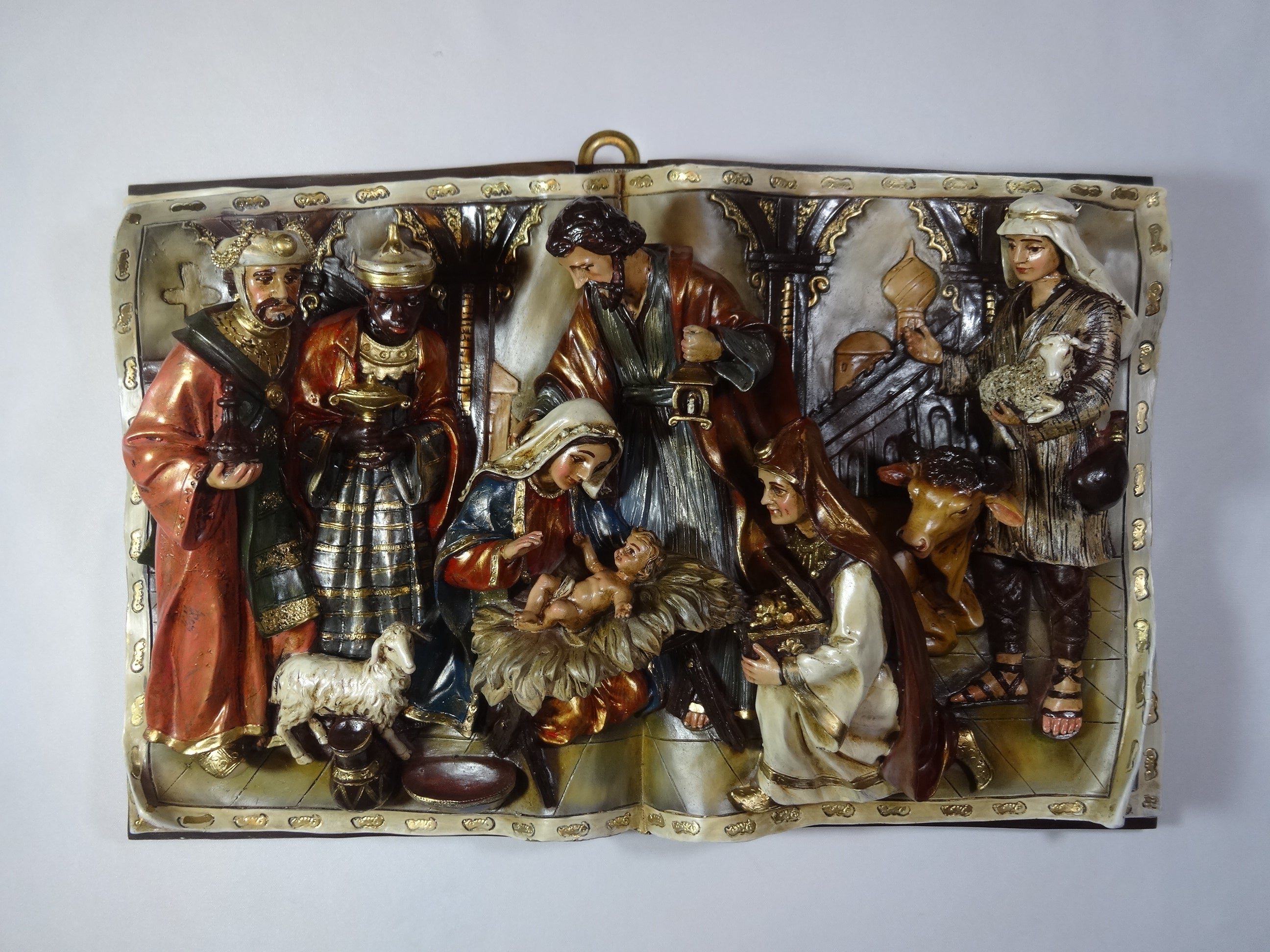 NACIMIENTO COMPLETO SOBRE UNA BIBLIA