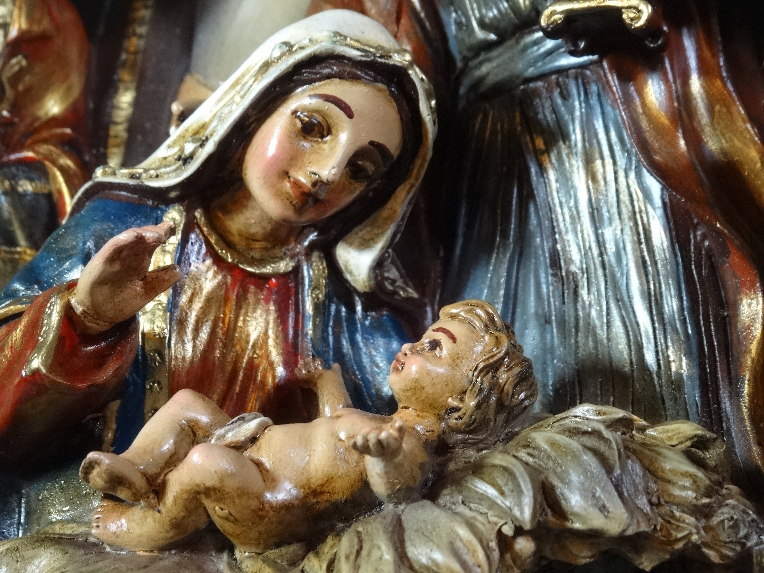 NACIMIENTO COMPLETO SOBRE UNA BIBLIA