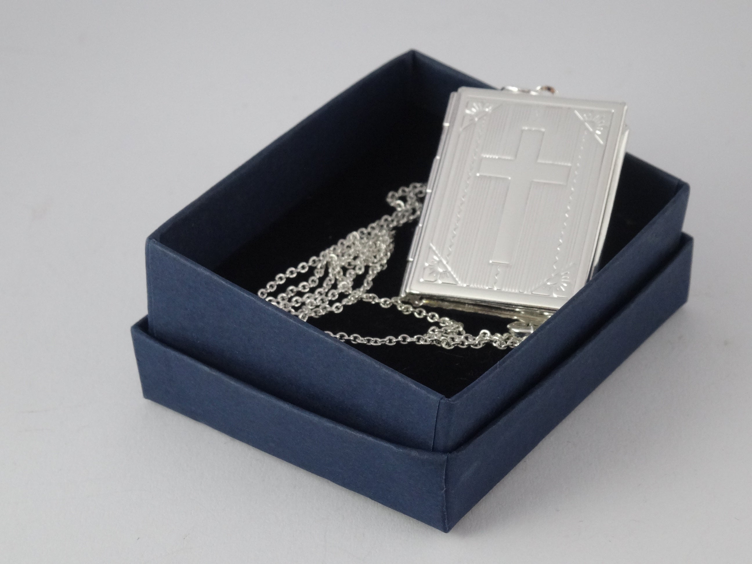 Guardapelo enchapado en plata