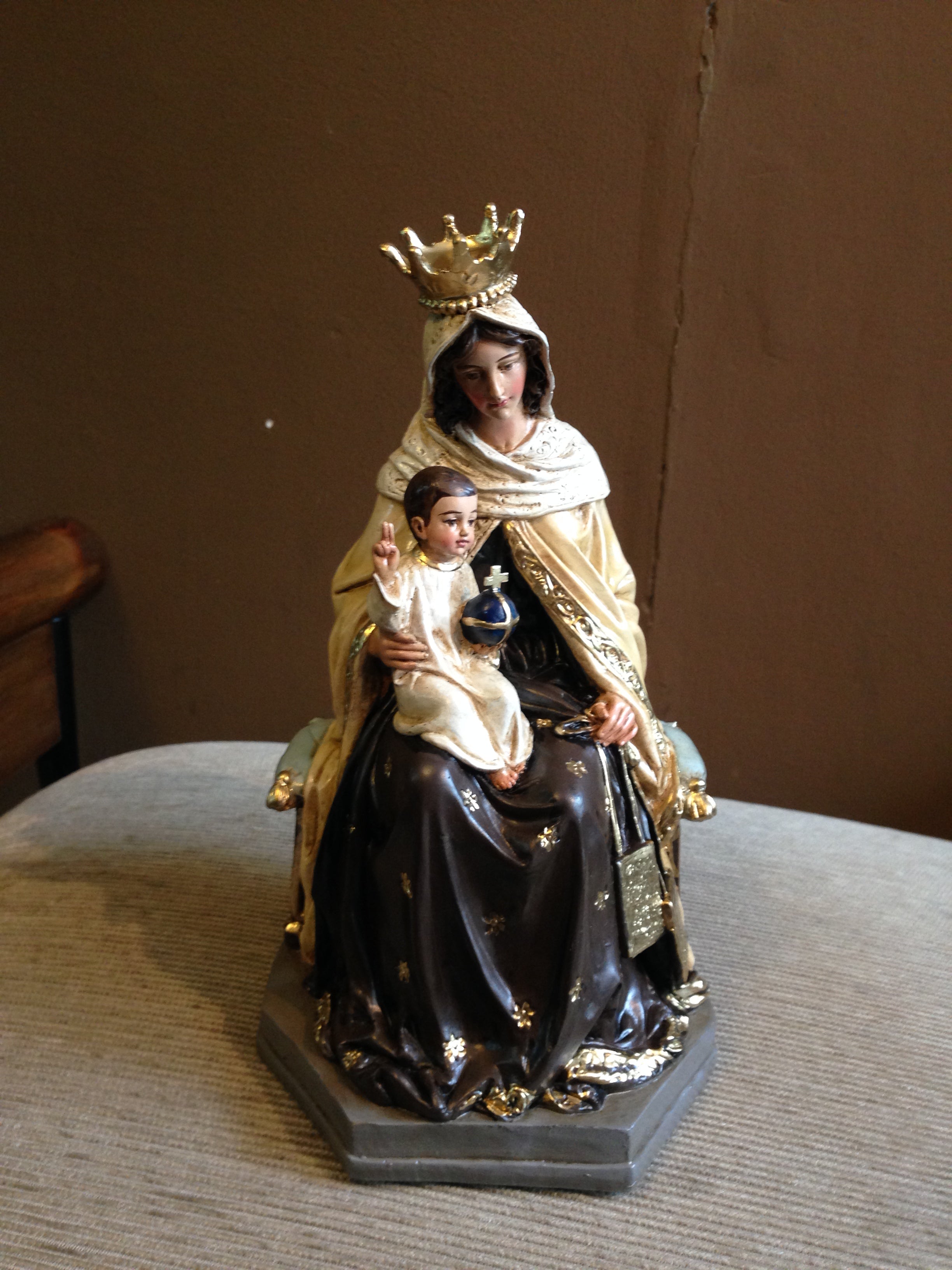 IMAGEN DE LA VIRGEN DEL CARMEN