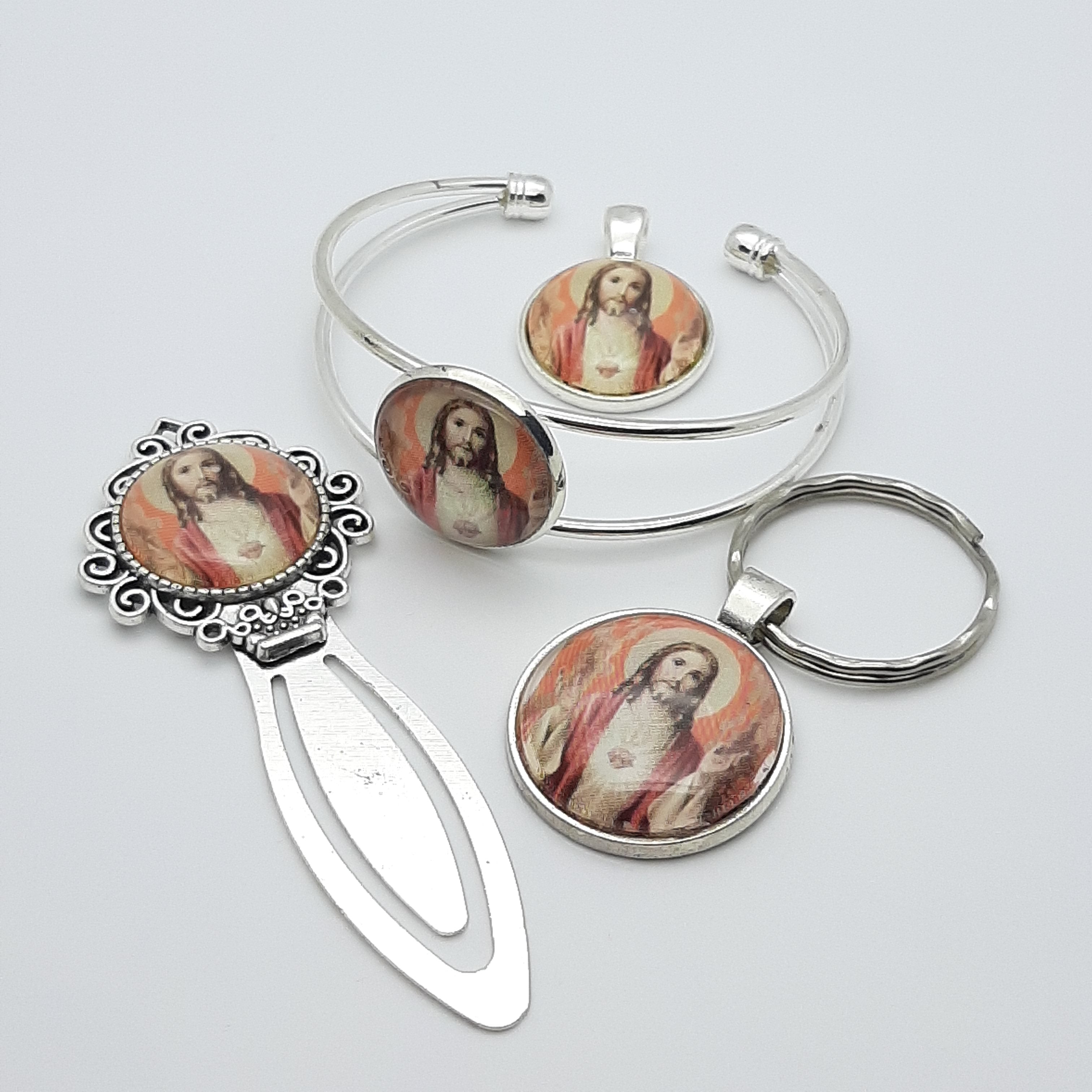 PACK DE OFERTA DE REGALO CON EL SAGRADO CORAZON DE JESUS